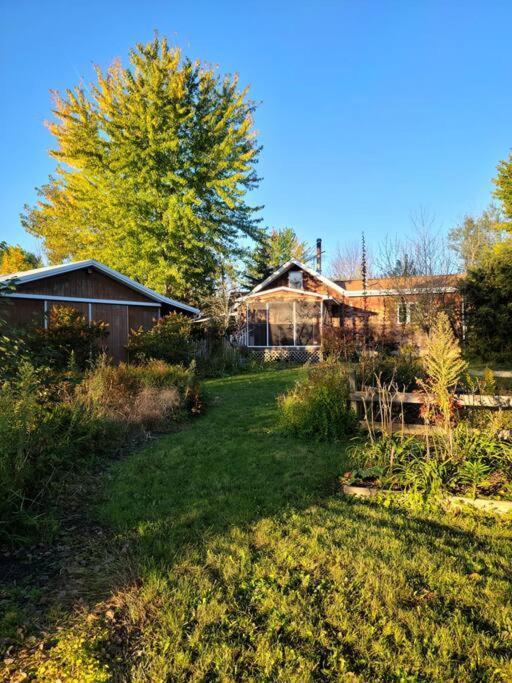 Country Cottage Penn Yan Exterior photo