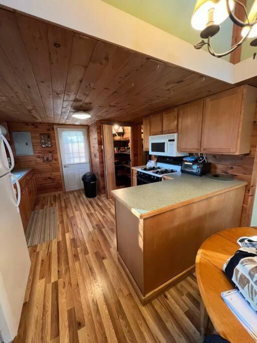 Country Cottage Penn Yan Exterior photo